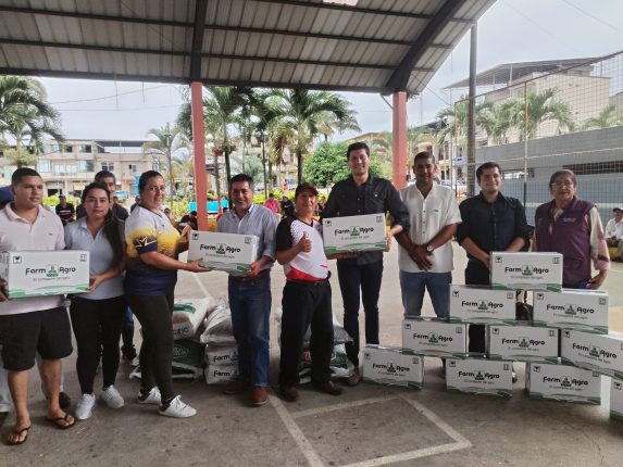 Productores de Bolívar reciben 152 kits agrícolas para cacao