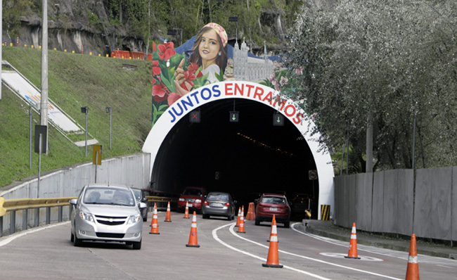 Quito: Túnel Guayasamín está cerrado por un deslizamiento