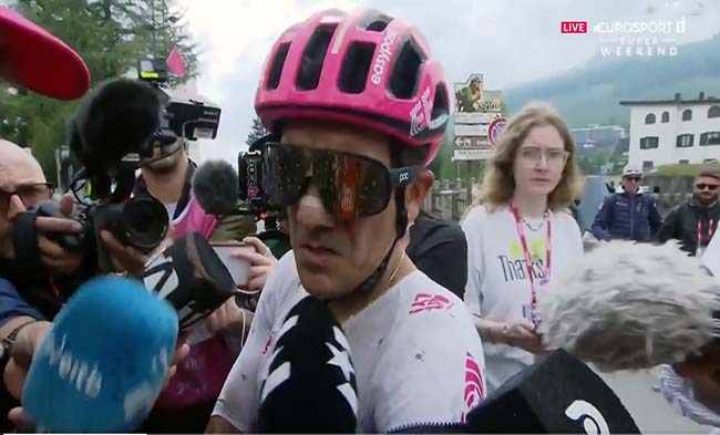 richard-carapaz-aseguro-su-lugar-en-el-podio-del-giro-de-italia-ecuador221.com_.ec_ Richard Carapaz aseguró su lugar en el podio del Giro de Italia