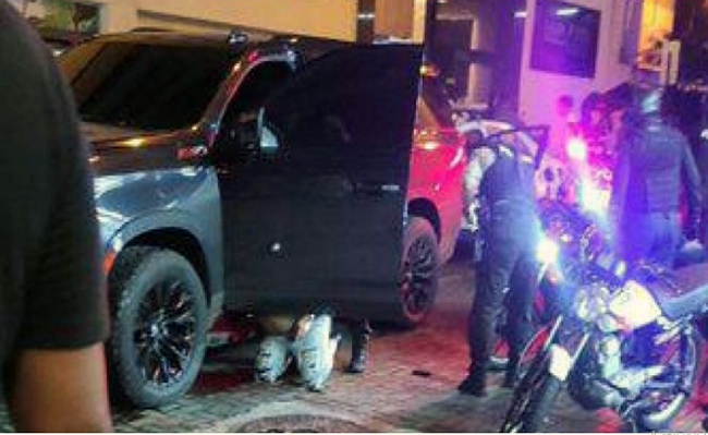 Un muerto y dos niños heridos en choque de auto y moto en Isla Trinitaria