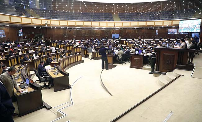 Asamblea aprueba la presencia de bases militares extranjeras en Ecuador