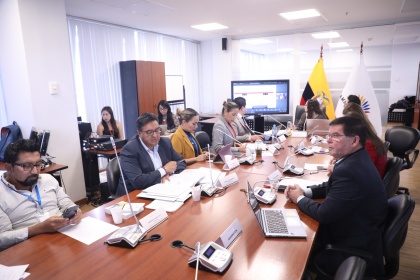 Comisión Biodiversidad recibe aportes para proteger olas