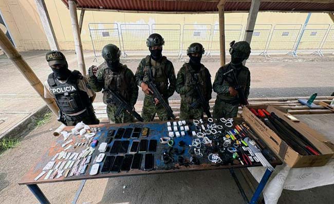 decomisan-armas-en-operativo-en-la-carcel-el-rodeo-ecuador221.com_.ec_ Decomisan armas en operativo en la cárcel El Rodeo
