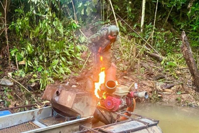 Ejército desmantela campamentos mineros ilegales en Amazonía