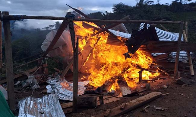 ejercito-inhabilita-mas-de-30-bocaminas-y-campamentos-mineria-ilegal-ecuador221.com_.ec_ Ejército inhabilita más de 30 bocaminas y campamentos minería ilegal