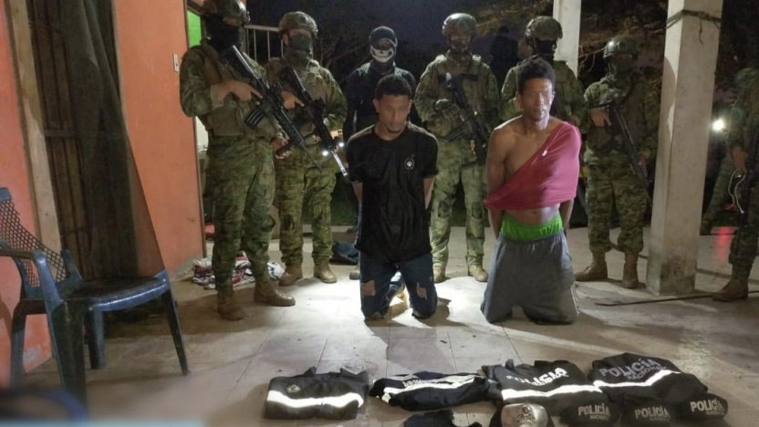 ejercito-neutraliza-campamento-armado-en-operativo-en-esmeraldas.ecuador221.com_.ec_ Ejército neutraliza campamento armado en operativo en Esmeraldas