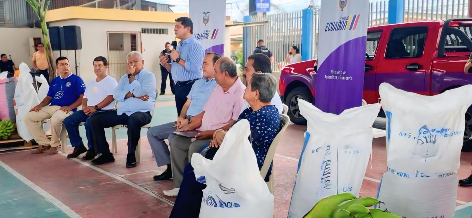 gobierno-entrega-umas-y-fertilizantes-en-el-oro.ecuador221.com_.ec_ Gobierno entrega UMAS y fertilizantes en El Oro
