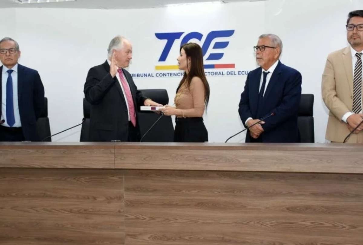 ivonne-coloma-y-angel-torres-continuaran-liderando-el-tce.ecuador221.com_.ec_ Ivonne Coloma y Ángel Torres continuarán liderando el TCE