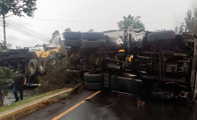 Lluvia provoca accidentes de tránsito y congestión en Quito