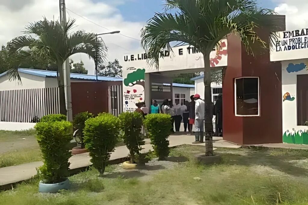 maestra-baleada-dentro-de-escuela-en-esmeraldas.ecuador221.com_.ec_ Maestra baleada dentro de escuela en Esmeraldas