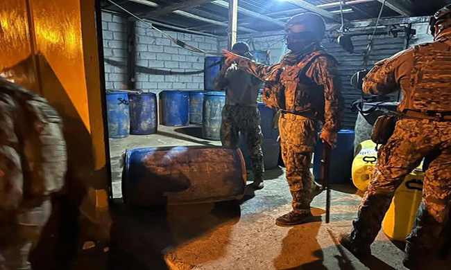 Militares decomisan combustibles en Rioverde