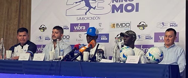 Niño Moi inaugura academia fútbol en Samborondón