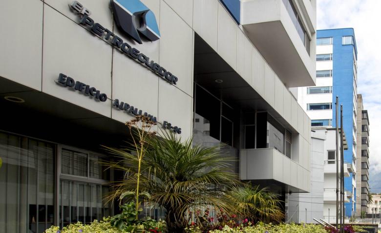 petroecuador-desvincula-empleados-con-sueldos-superiores-a-noboa.ecuador221.com_.ec_ Petroecuador desvincula empleados con sueldos superiores a Noboa