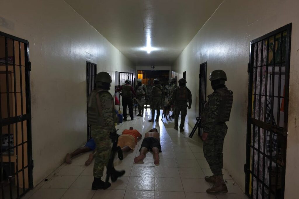 trasladan-a-26-reos-por-riesgo-de-complot-criminal.ecuador221.com_.ec_ Trasladan a 26 reos por riesgo de complot criminal