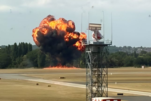 Accidente de avioneta médica provoca evacuaciones en Londres