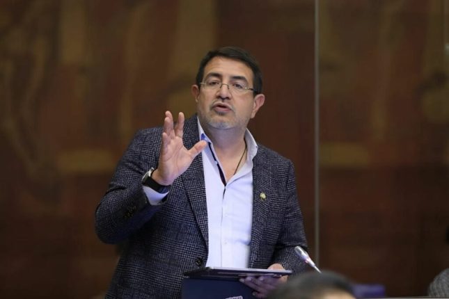 ADN exige renuncia inmediata de Santiago Díaz