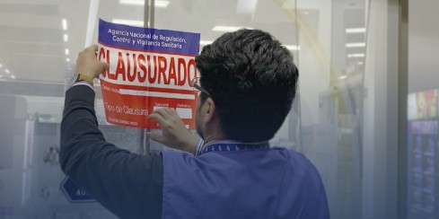 Arcsa clausura farmacia en Quito por consulta médica ilegal