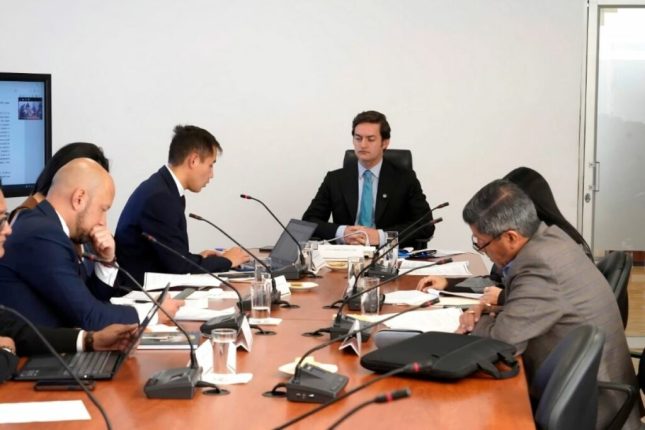 Comisión aprueba reforma que elimina financiamiento público partidario