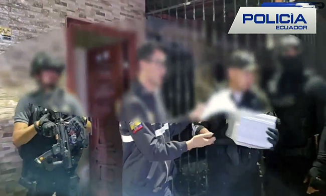 Desmantelan centro que falsificaba matrículas y licencias en Guayaquil