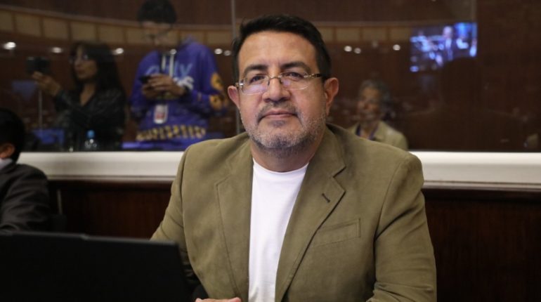 Gobierno ofrece recompensa por asambleísta acusado de violación