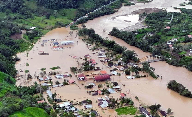 Intensas lluvias causan estragos en la Amazonía