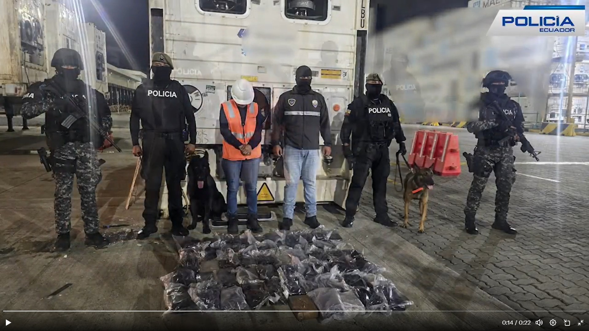 ecuador 221 la-policia-decomisa-usd-5-millones-en-cocaina-en-el-puerto-ecuador221.com_.ec_ La Policía decomisa USD 5 millones en cocaína en el puerto