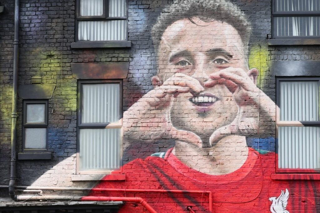 liverpool-rinde-homenaje-a-diogo-jota-con-mural.ecuador221.com_.ec_ Liverpool rinde homenaje a Diogo Jota con mural