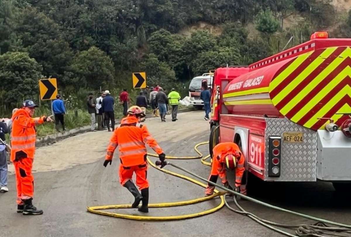 ministerio-exige-plan-para-remediar-derrame-de-diesel.ecuador221.com_.ec_ Ministerio exige plan para remediar derrame de diésel