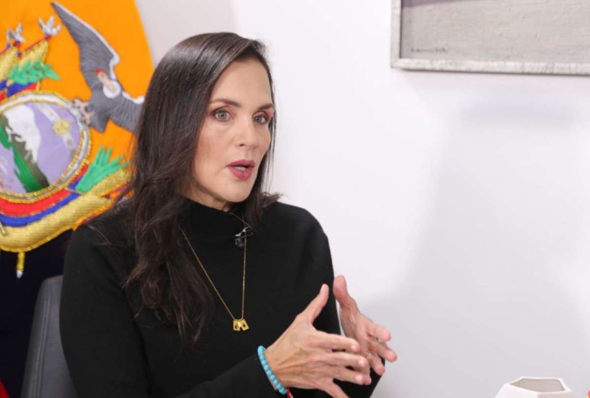 ministra-manzano-revela-indicios-penales-en-contratos-celec.ecuador221.com_.ec_ Ministra Manzano revela indicios penales en contratos Celec