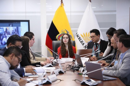 Perú aporta modelo legal para proteger olas ecuatorianas