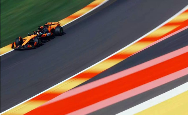 Piastri asusta y se lleva la tercera pole sprint del año en Spa