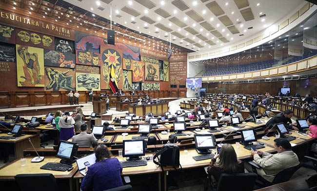 Por presunto nepotismo salen 11 funcionarios de la Asamblea