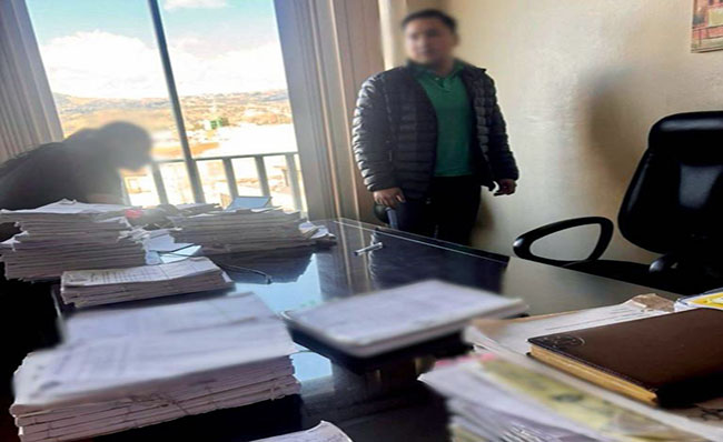 Allanan oficina de una jueza en Riobamba acusada de entregar borradores de sentencias