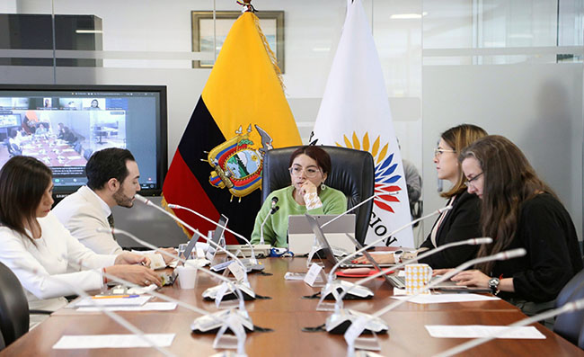 Comisión recibe observaciones a Ley de Contratación Pública