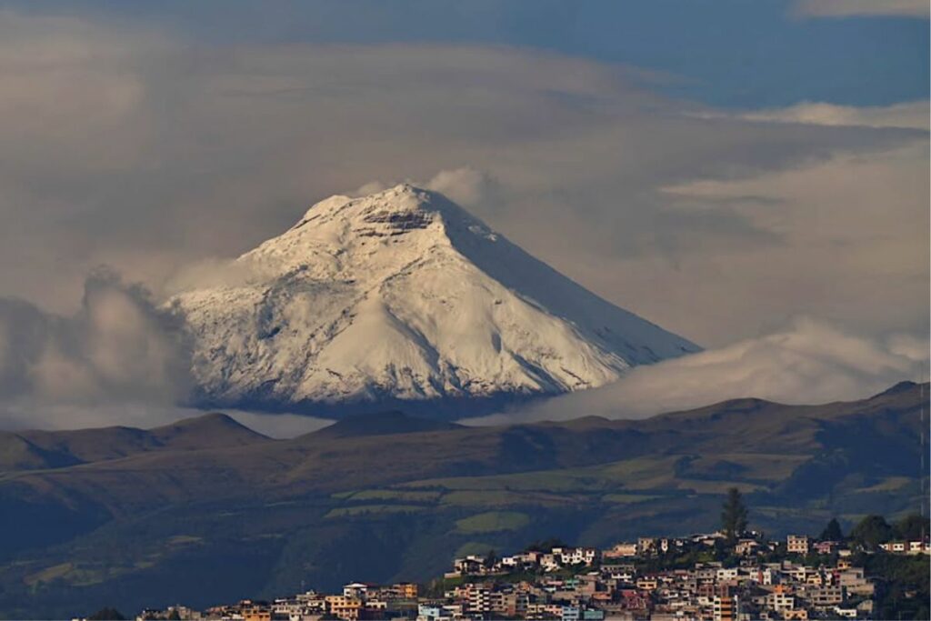 cotopaxi-cumple-decada-en-actividad-con-monitoreo-constante.ecuador221.com_.ec_ Volcán Cotopaxi cumple década en actividad con monitoreo constante