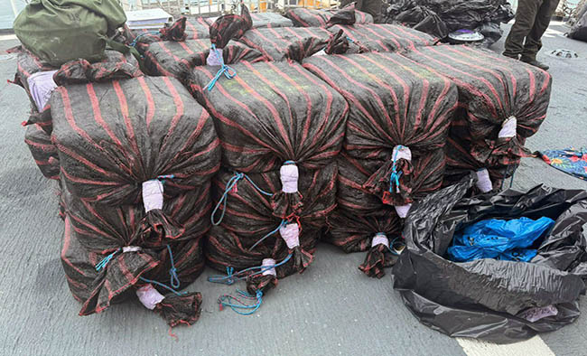 Decomisan 10,3 toneladas de cocaína en alta mar