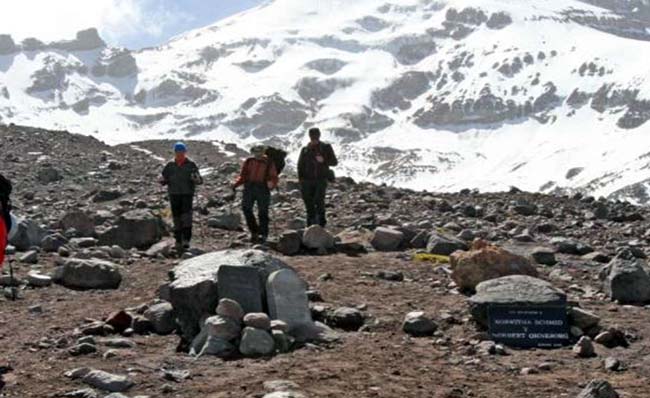 Denuncian extorsión a turistas para acceder al volcán Chimborazo