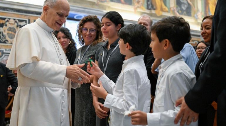 El Papa: La misión de la Iglesia es dar testimonio del encuentro con Dios