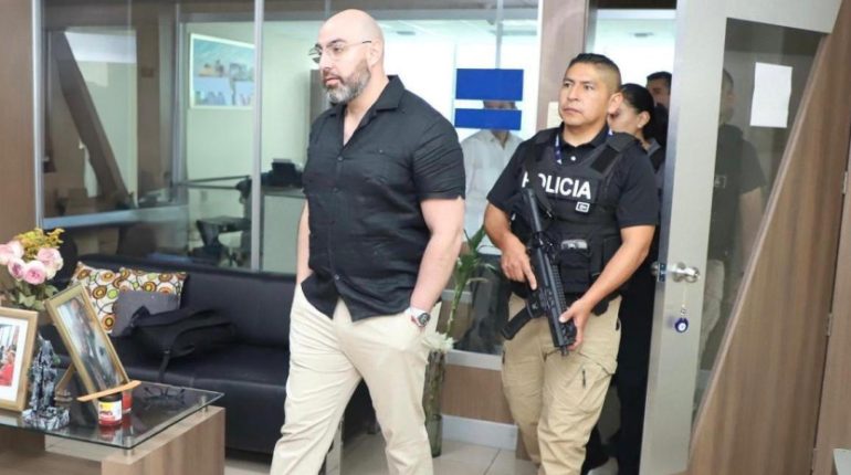 Fabián Fabara elude sanción y sigue en carrera judicial