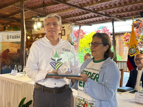 Galápagos impulsa agricultura sostenible con apoyo a productores