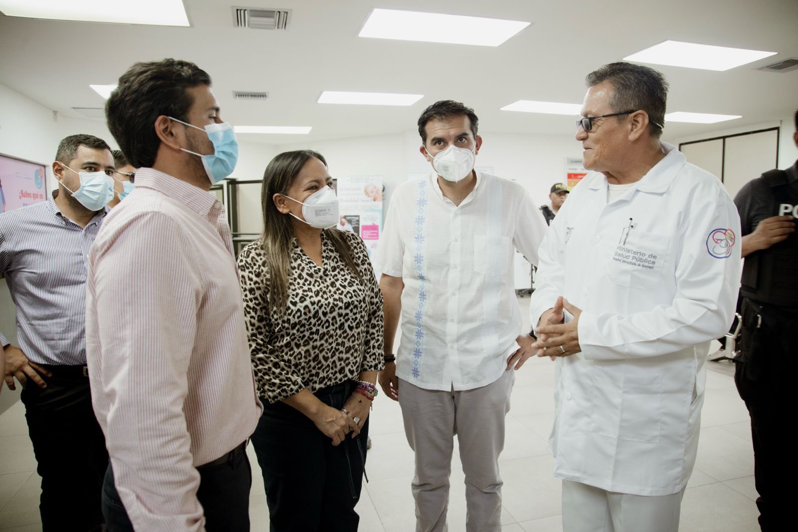 gobierno-refuerza-hospitales-de-guayaquil-con-gerencia-naval.ecuador221.com_.ec_ Gobierno refuerza hospitales de Guayaquil con gerencia naval