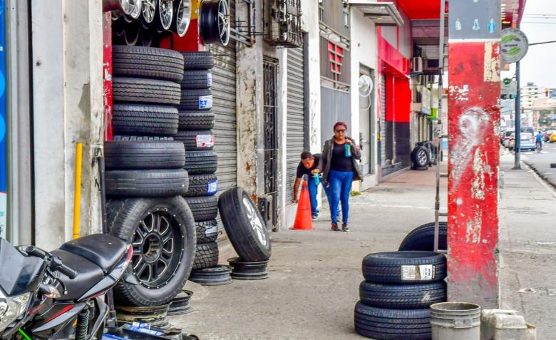 investiga-asesinato-de-joven-frente-a-negocio-familiar.ecuador221.com_.ec_ Investigan asesinato de joven frente a negocio familiar