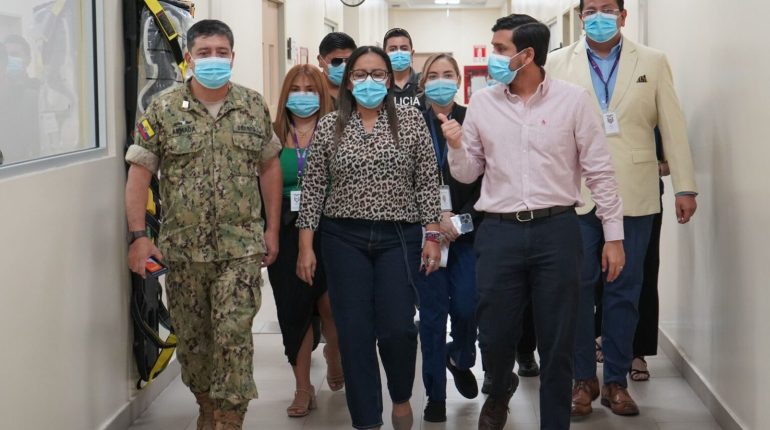 Ministros recorren hospitales mientras Asamblea denuncia desabastecimiento crítico