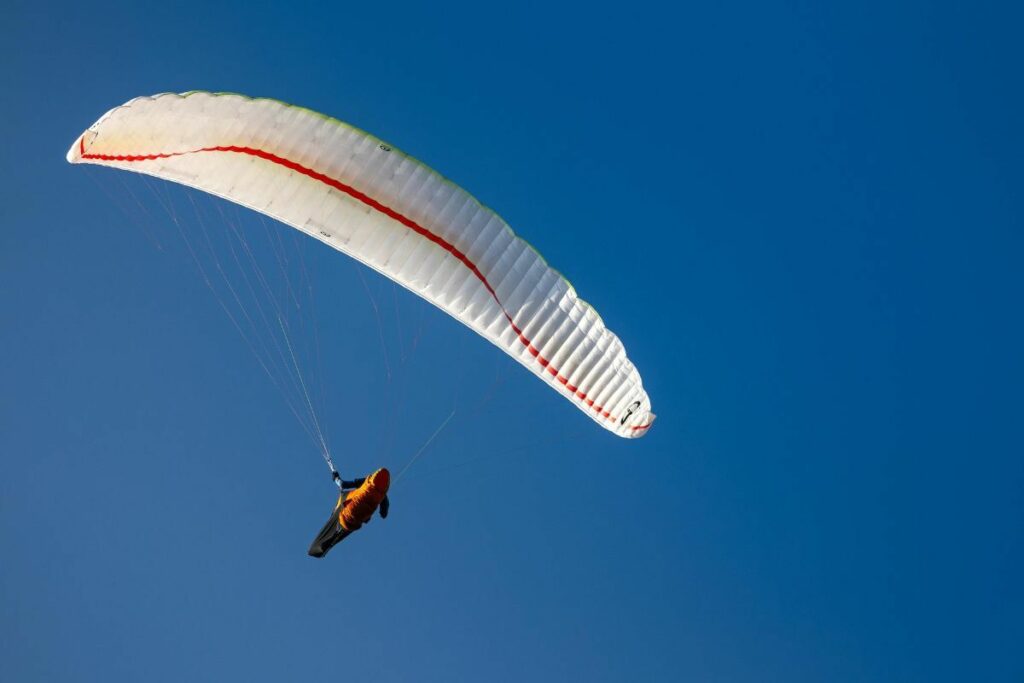 parapentista-choca-en-guayaquil-alcalde-alerta-a-comunidad.ecuador221.com_.ec_ Parapentista choca en Guayaquil; alcalde alerta a comunidad