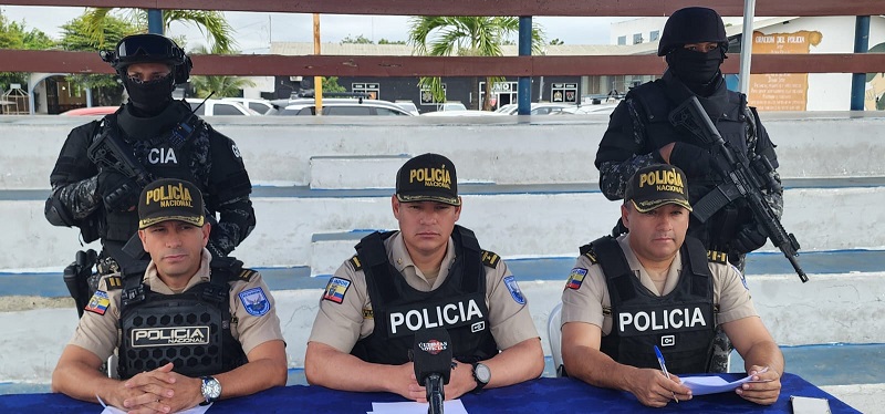 ecuador 221 policia-detiene-a-tres-presuntos-extorsionadores-ecuador221.com_.ec_ Policía detiene a tres presuntos extorsionadores Ecuador