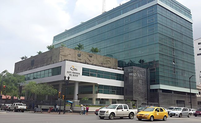 Por beneficiar a Muentes, destituyen a juez de Guayas