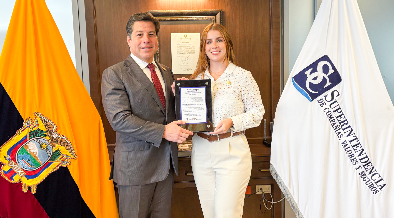 ecuador 221 superintendencia-recibe-sello-violeta-por-promover-igualdad-efectiva.ecuador221.com_.ec_ Superintendencia recibe Sello Violeta por promover igualdad efectiva