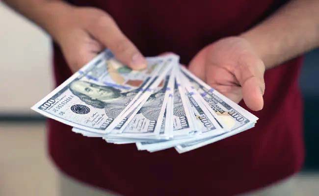 Un policía en servicio activo procesado por extorsión