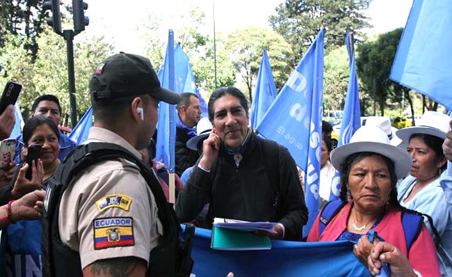 Yaku Pérez presenta denuncia en Fiscalía contra Daniel Noboa