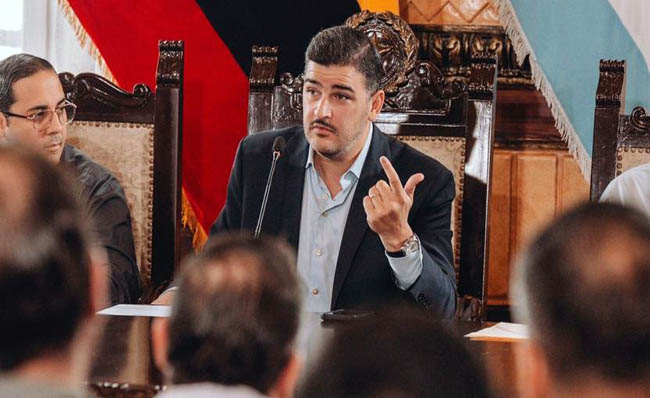 Aquiles Alvarez se disculpa por infracción electoral y deberá pagar multa